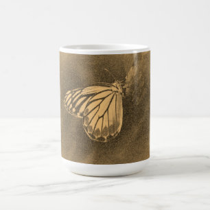 Vintager Schmetterling auf Blume - Tasse