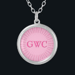 Vintager Stil Pink Sun Burst Custom Monogram Versilberte Kette<br><div class="desc">Der Sonnenstrahl zeichne mit Monogramm. Rosa Version. Benutzerdefinierte Halsketten. Bearbeiten Sie die Initialen,  um es zu einem personalisierten Produkt zu machen,  behielte Sie es als 3-Buchstaben-Monogramm oder machen Sie daraus ein 2-Buchstaben-Monogramm. Geschenkidee.</div>