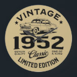 Vintager Tag 1952 Klassik 70 Jahre alt 70. Vathers Große Wanduhr<br><div class="desc">Perfekte Geschenkidee für Damen und Herren - Vintag 1952 Geburtstagskleidung. Beste Feiertage für Eltern, die 70 Mutter, Mama, Onkel, Großmutter, Beste Freundin, Vater, Großvater, Tante, Ehemann, Vater 70 Yr Alte Geburtstagsparty feiern Ihr Ehemann, Ehefrau, Mama, Vater 70. Geburtstagsparty mit diesem lustigen 70 Yr Altes Geschenk, Komplettieren Sie Ihre Sammlung von...</div>