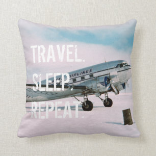 Vintager Wanderlust Flugzeug der Kissen
