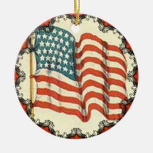 Vintager Weihnachtsschmuck unter amerikanischer Fl
