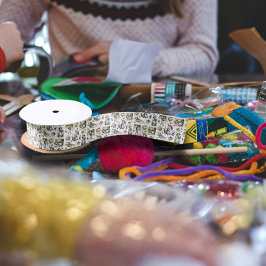 Vintages Aquarellbär Ostern Ei Blumenmuster Satinband