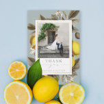 Vintages botanisches Lemon Wedding Dusty Blue Foto Dankeskarte<br><div class="desc">Dieses Hochzeitsdesign ist mit einem Vintagen Zitronenprint in der Pflanze und wurde so konzipiert,  um Ihren Hochzeitsbedarf durch eine einzigartige Zitrusfrüchte-Touch zu ergänzen. Der Hintergrund der Karte ist staubblau und das Design besteht aus zwei goldenen Rahmen.</div>