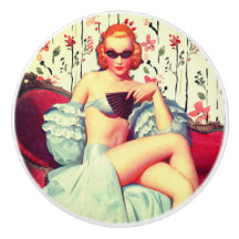 Vintages Button mit Retro-Rot