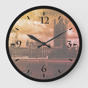 Vintages englisches Parlament beherbergt großen Cl Große Wanduhr