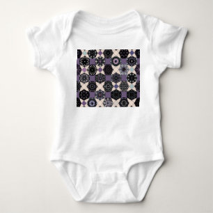 Vintages florales Mandala: farbenfroh, nahtlos Baby Strampler