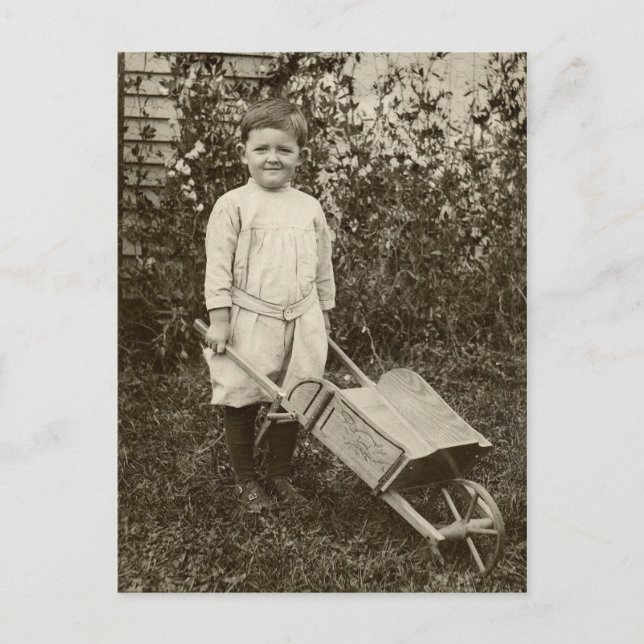 Vintages Foto - Junge - Schubkarre - Postkarte (Vorderseite)