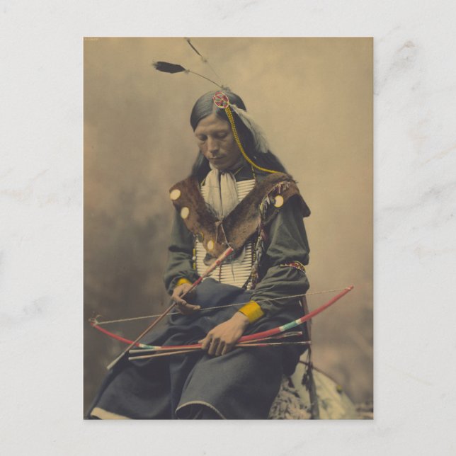Vintages Foto von Cherokee Man mit Bow Postkarte (Vorderseite)