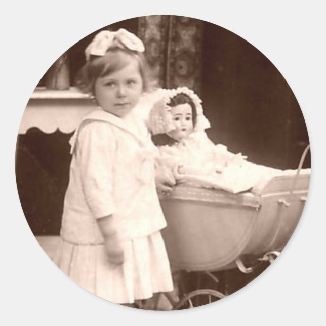 Vintages Fotokind mit Pram Runder Aufkleber (Vorderseite)