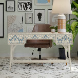Vintages Französisch Blue Elegant Wood Damask Deco Seidenpapier<br><div class="desc">"Vintages Französisch Blue Elegant Holz Damask Dekoupage Gewebe Papier, schweres Gewicht für dekorative Möbel." Ein Vintages Damast-Muster mit französisch-blauem Hintergrund und einem handgeschnitzten, weißen Holzapplikator, der sich perfekt in den drehend lackierten Möbeln einfügt. Das Werk wurde von Audrey Jeanne Roberts, einer international anerkannten Künstlerin und Designerin, gemalt und grafisch entworfen....</div>