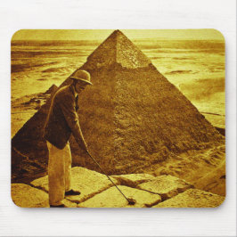 Vintages Golf an den Pyramiden Mousepad