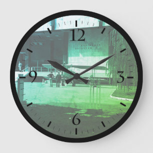 Vintages griechisches Armeemuseum in Athen Große Wanduhr