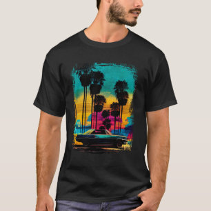 Vintages klassisches Auto und Palmenbaum Sonnenunt T-Shirt