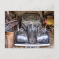 Vintages Kraftfahrzeug in der Garage