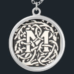 Vintages Monogramm M Art Nouveau Versilberte Kette<br><div class="desc">Jugendstil-Briefe - Monogramme von der Kunst- und Handwerksbewegung Dieser Buchstabe M ist ein schönes, im Jahr 1901 entworfenes Monogramm M, das in einem Set von Büchern veröffentlicht wurde. Das Monogramm M ist umgeben von einem wunderschönen, handgezeichnet Weinmuster, das zu jener Zeit im Jugendstil-Stil gehalten war und durch stilisierte und fließende...</div>