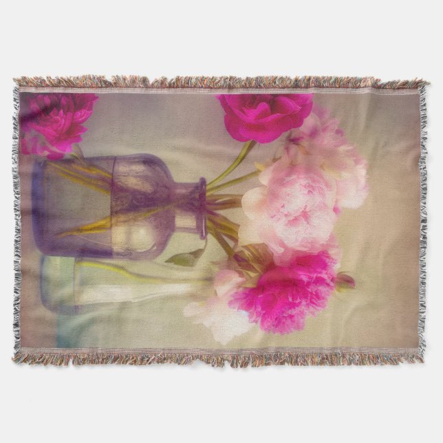 Vintages Peony Bouquet in Glass Vases Decke (Vorderseite)