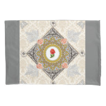 Vintages Retro mit Spitzen und Blume auftragen