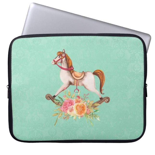 Vintages Rockpferd mit Blumenstrauß Laptopschutzhülle (Vorderseite)