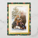 Vintages Rustikales Grün-Blumen Weihnachtsfamilien Folien Feiertagskarte<br><div class="desc">Senden Sie Ihre Urlaubsszenarien mit zeitloser Eleganz mit dieser Vintagen Rustikalen Weihnachtskarte Foto Gold Foil Holiday Card. Das Design wurde von William Morris' ikonischen botanischen Mustern Inspiriert und bietet üppige grüne Blumenmuster mit rustikalem Charme, die Ihrem Foto eine klassische Touch verleihen. Personalisieren Sie mit Ihrer eigenen Nachricht, um eine aussagekräftige...</div>