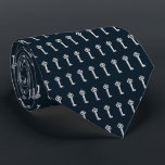 Vintages Schlüsselmuster auf Navy Blue Real Anwese Krawatte<br><div class="desc">Ihre Kunden werden dieses aktuelle Vintage Skelett-Schlüsselmuster Liebe geben. Ideal für echte Anwesen-Agenten und diejenigen,  die Zuhause renovieren. Auf einem dunkelmarineblau blauen Hintergrund. Der Hintergrund kann in eine beliebige Farbe geändert werden. Auch gut für motivierend Lautsprecher,  die "den Schlüssel" zu einer geheimen Art,  Geschäfte zu machen,  zum Beispiel.</div>
