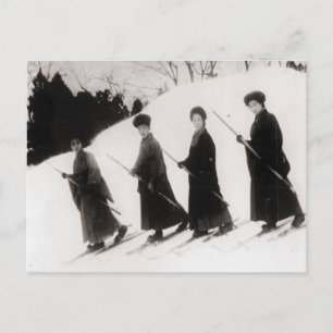 Vintages Skizentrum, Vier japanische Damen Postkarte
