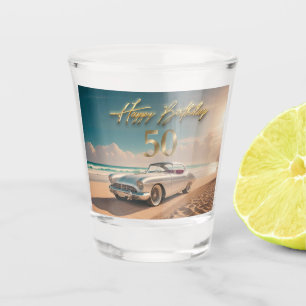 Vintages Sportauto an einem tropischen Strand Happ Schnapsglas