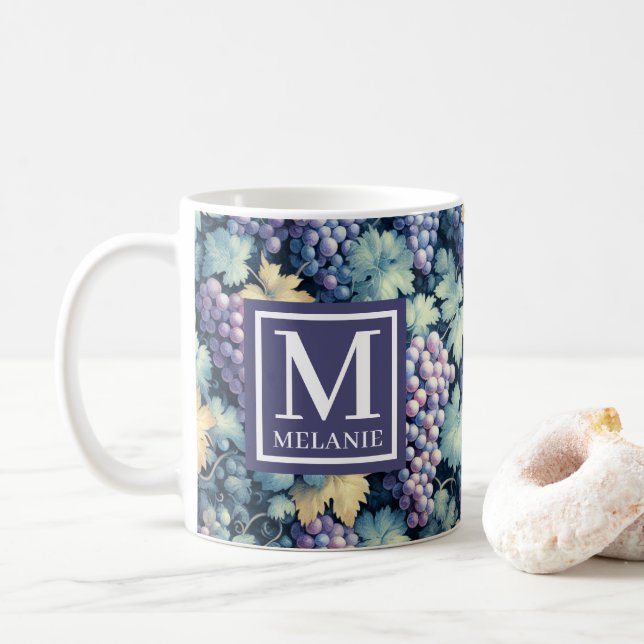 Vintages Traubenmuster Monogramm und Name Kaffeetasse (Mit Donut)
