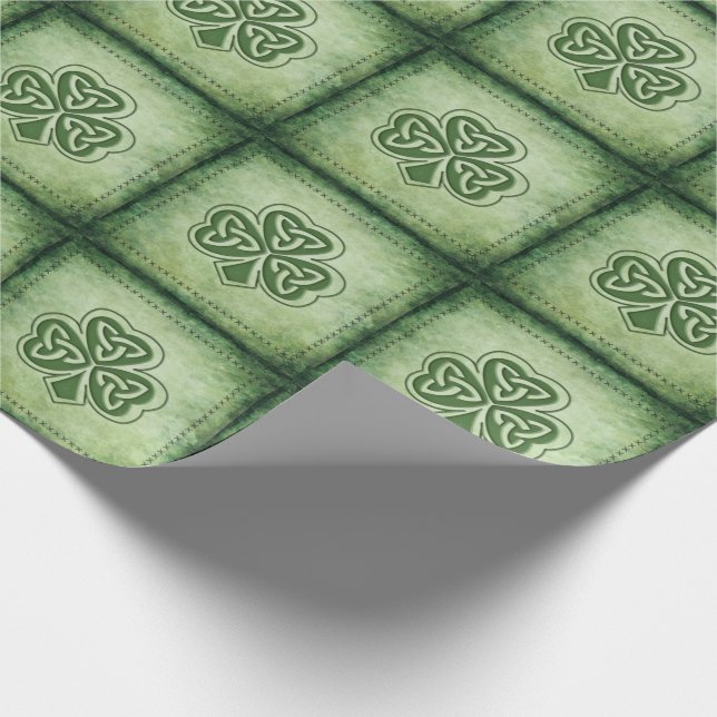 Vintages Trendgrundstück Irish Kleeblatt Geschenkpapier (Ecke)