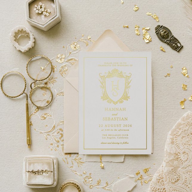 Vintages Wappen Hochzeit in Weiß und Gold Folieneinladung (Old Money Foil Wedding Invitation)