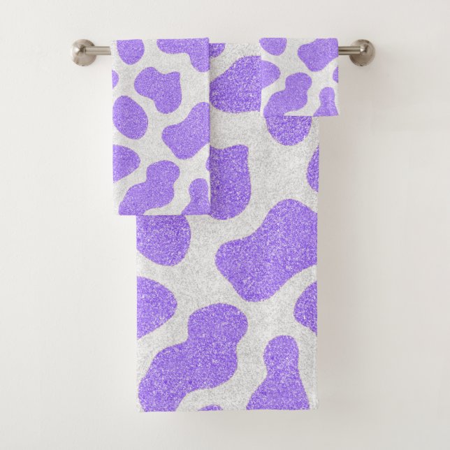 Violet Avec Parties scintillant Sur Toute La Vache (En situation)