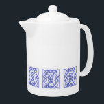 VIOLET CELTIC KNOT Porzellan Teapot<br><div class="desc">Das Design dieser VIOLET CELTIC KNOT Porzellan Teekanne ist ein originalfarbener Bleistift, der aus weichem, blauen violetten Wolle zeichne, die in einen keltischen Knoten gewickelt ist. * Matching Produkte sind in der Kategorie CELTIC KNOTS meines Shops erhältlich. ** Wenn Sie dieses Design auf einen anderen Produkttyp, eine andere Form oder...</div>