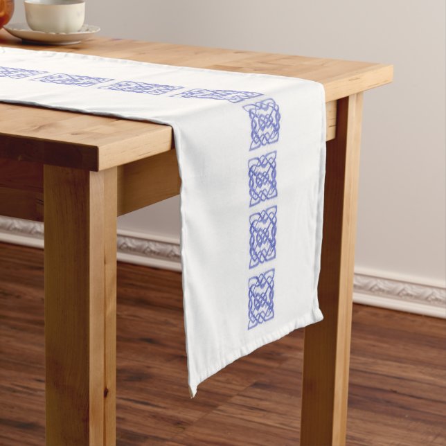 VIOLET CELTIC KNOT Table Runner Kurzer Tischläufer (Beispiel)