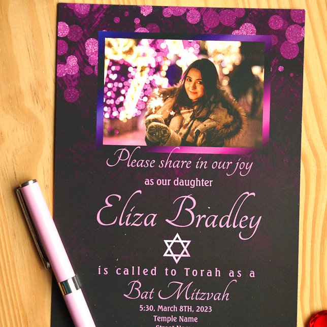 Violet, Lila Bat Mitzvah Einladung w/ Star von Dav (Pink and dark purple bat mitzvah invitation with star of david and photo)