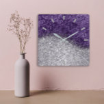 Violet Lila Glitzer Silver Gray Velvet Eggplant Quadratische Wanduhr<br><div class="desc">Einzigartig minimalistisch und dekorativ. Pantone Farbe des Jahres - ultra violet Einzigartiger Mix von Texturen. Entspricht der aktuellen Mode Trend Wohngestaltung. Sie können die Form und Farbe der Hand ändern.</div>