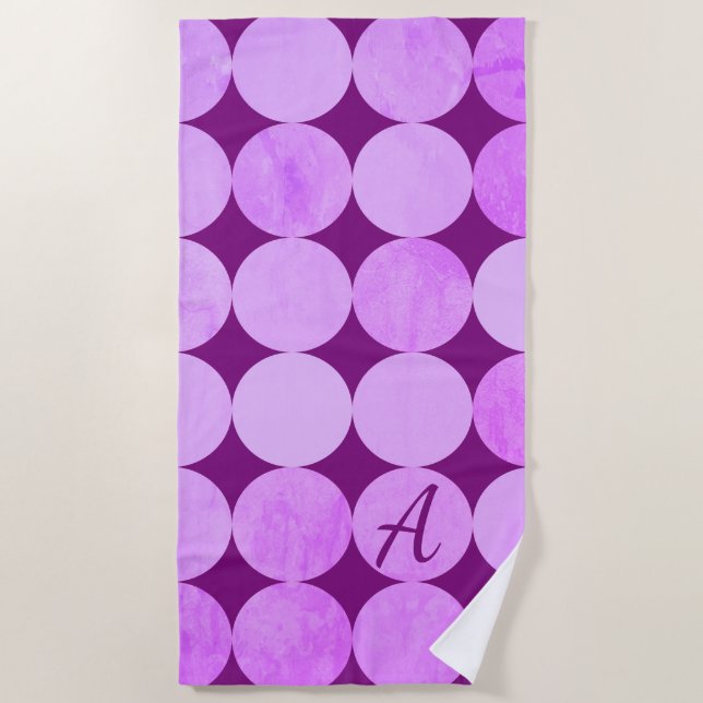 Violet, Lila Magenta und rosa Circles Monogramm Strandtuch (Vorderseite)