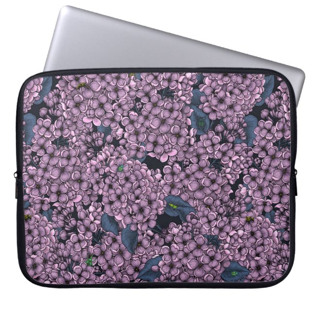 Violet Lilac Garden Laptopschutzhülle (Vorderseite)