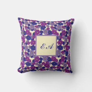 Violett Blume blau lila Wiederholmuster Monogramm Kissen