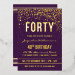 Violett | Gold Confetti 40. Geburtstag Party Folieneinladung<br><div class="desc">Violett | Gold Confetti 40. Geburtstag Party Einladungen. Diese formelle,  elegante,  trendige,  moderne 40. Geburtstagsfeier eignet sich für Damen und Herren. Es besteht aus goldfarbenen,  sauberen Linien,  stilvollem,  gotischem Großbuchstaben und ausgeklügeltem Goldfolientext auf einem königlich lila Hintergrund mit Duschen von glitzernden,  glänzenden Goldkonfetti und Party-Raster.</div>
