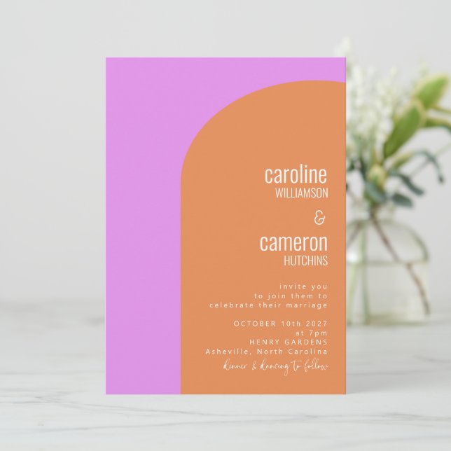 Violett Rosa und Orange Retro Geometric Wedding Einladung (Stehend Vorderseite)