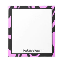 Violett und Personalisiertes schwarzes Notepad