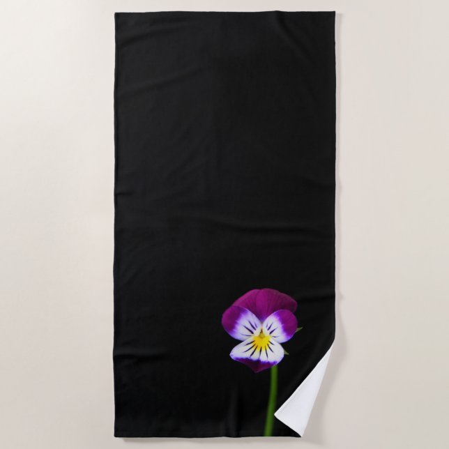 Violette Blume btcnm Strandtuch (Vorderseite)
