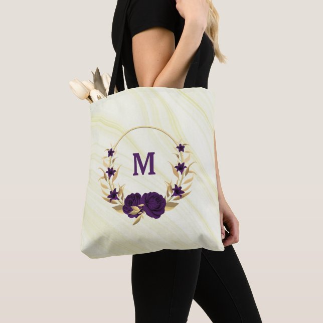 violette Blumen goldene Blätter Marmortüte Tasche (Von Nahem)