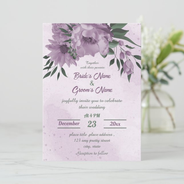 violette Blumen grüne Blätter botanische Hochzeit Einladung (Stehend Vorderseite)