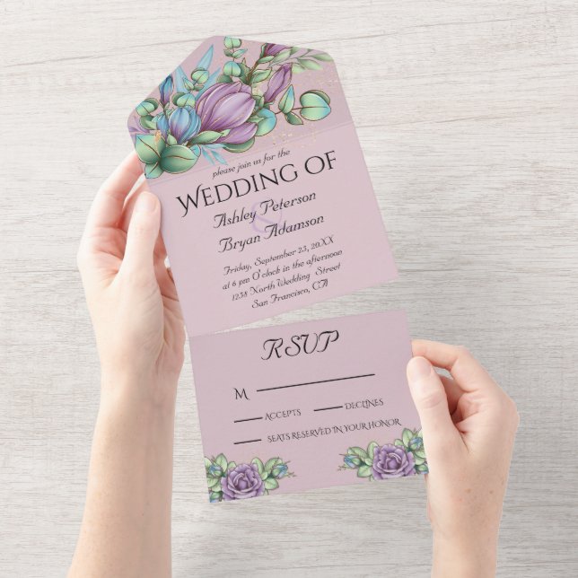 Violette Blumen in einer Hochzeitsfeier All In One Einladung (Abreißen)