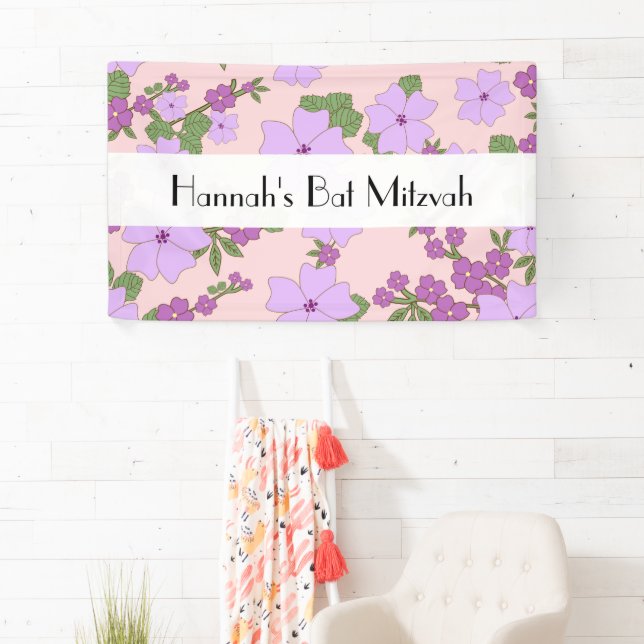 Violette Blumen, Muster von Blume, Bat Mitzvah Banner (Insitu)