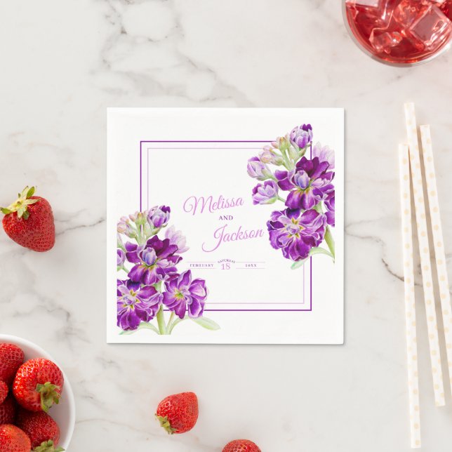 Violette Hochzeitsblumen auf weiß Serviette (Beispiel)