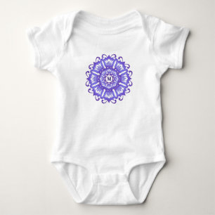 Violette mit BlumenMandala. Monogramm Baby Strampler