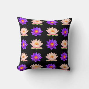Violette und rosa Lotusblumen auf Schwarz Kissen