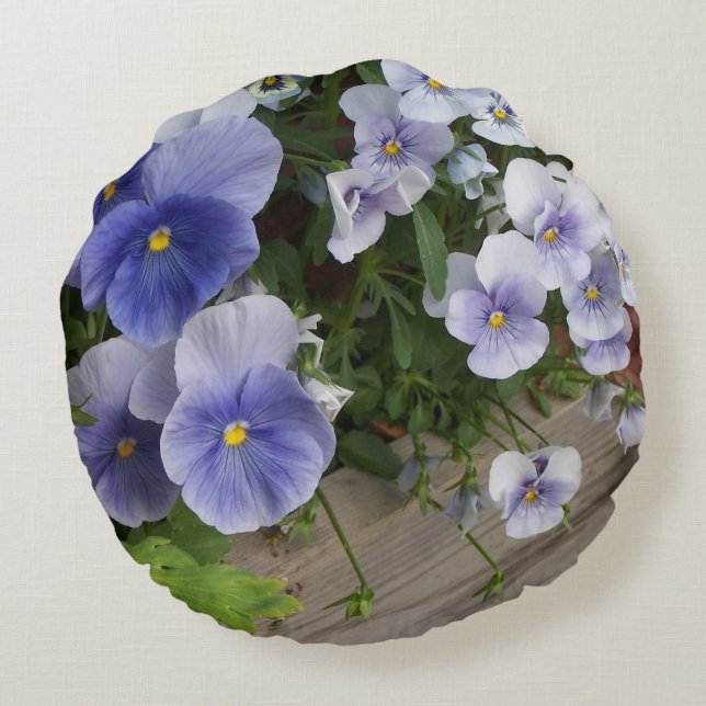 Violetten und Lila Stiefmütterchen Blumengarten Ki Rundes Kissen (Rückseite)