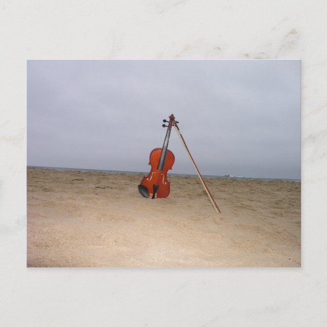 Violine am Strand Postkarte (Vorderseite)